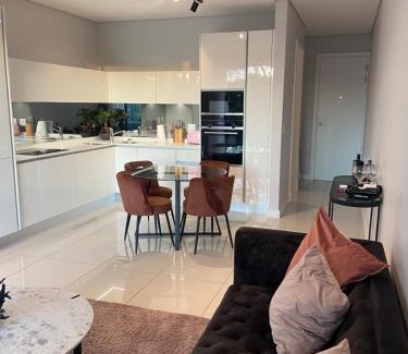Houghton Estate Apartamento | Trendy 2-bed 2-bath Apartment