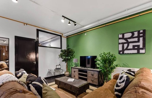 Victoria Apartamento | Trendy, Arty, 3BR in Heart of Hipster Hackney!