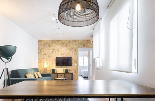 San Roque Apartamento | Apartamento para 6 a 600 metros de la estacion de Santa Justa con parking