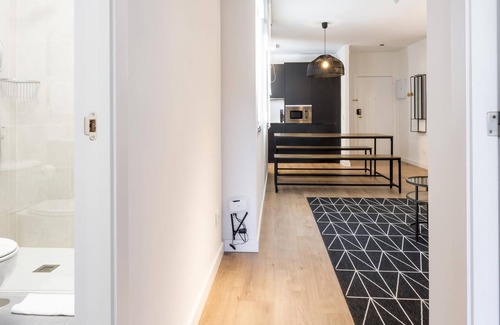 San Roque Apartamento | Apartamento para 6 a 600 metros de la estacion de Santa Justa con parking