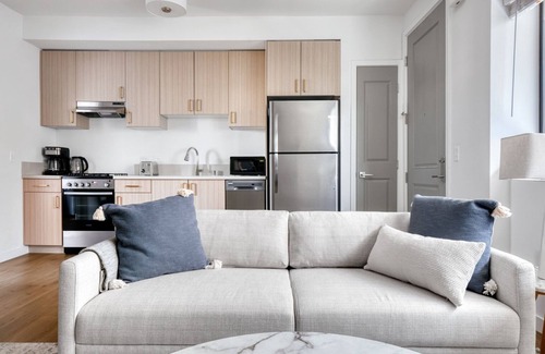 Palms Apartamento | Trendy Culver City 1BR w/ Gym & Roof Lounge, Walkable Area, by Blueground