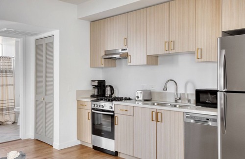 Palms Apartamento | Trendy Culver City 1BR w/ Gym & Roof Lounge, Walkable Area, by Blueground