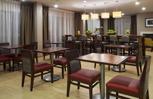 University Place Casa | Trendy & Fancy Rm for Romantic Couples! W/ Pool