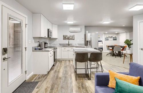 Green Valley Ranch Casa | Trendy,Fun+2brm+Arcade+Kitchen+PrvtEntry+Patio