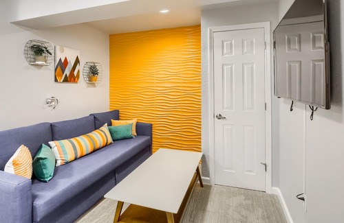 Green Valley Ranch Casa | Trendy,Fun+2brm+Arcade+Kitchen+PrvtEntry+Patio