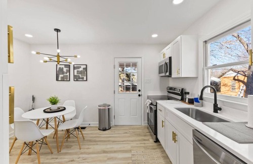 Burlington Casa | Trendy Getaway | Near Elon Uni