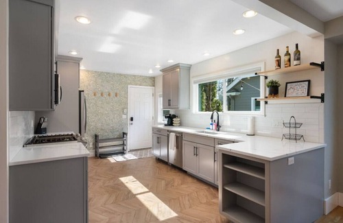 Green Lake Casa | Trendy Green Lake Retreat