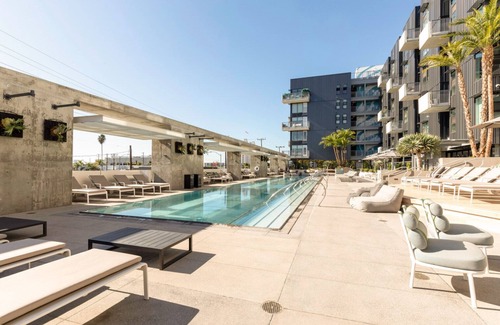 Hollywood Apartamento | Trendy Hollywood 1BR w/ Pool & Gym, nr Santa Monica Blvd, by Blueground