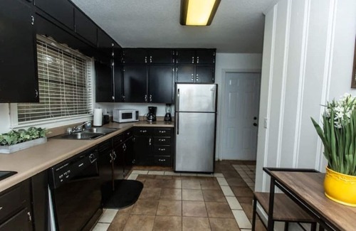 New Castle Casa | Trendy Home w/ Private Backyard - Bham Brickstone