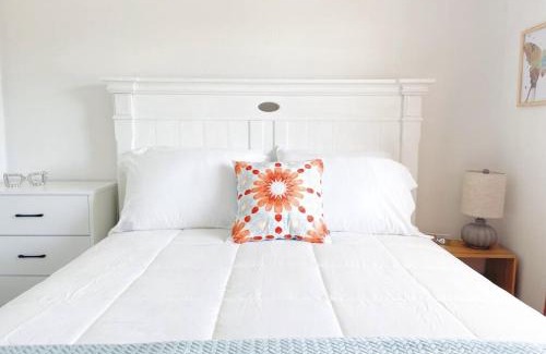 Coalinga Casa | Trendy Ivy 2-bedroom