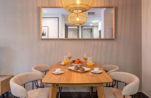 Barrio de La Latina Apartamento | Trendy La Latina Escape for 3 Next to the Iconic Rastro Market Latina Toledo II