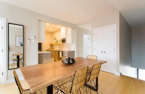 Little Italy Apartamento | Trendy Little Italy 3 Bedroom Condo by Den Stays