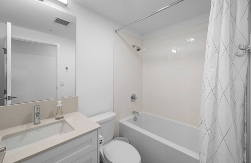 Crescent Heights Apartamento | Mins to Stampede | Rooftop Patio | Sofa Bed | Underground Parking