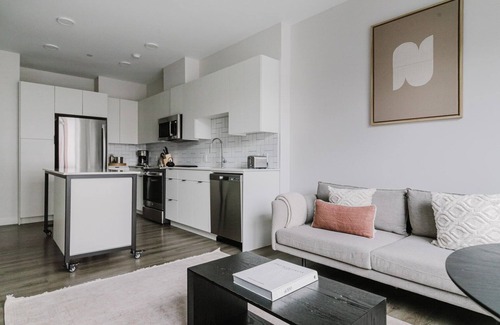 Revere Apartamento | Trendy Revere 1BR w/ Pool, EV Charging, Gym, W/D, by Blueground