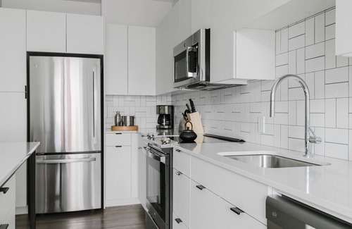 Revere Apartamento | Trendy Revere 1BR w/ Pool, EV Charging, Gym, W/D, by Blueground