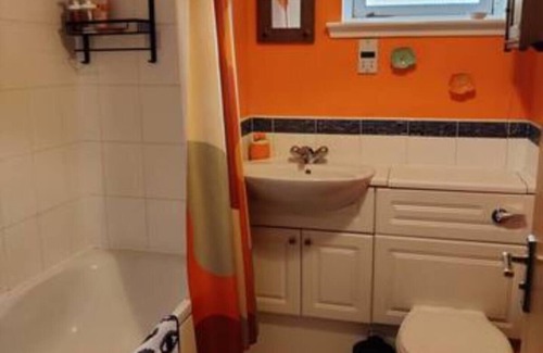 Newhaven Apartamento | Trendy Seaside Apartment, Easy Access to Edinburgh City Centre!