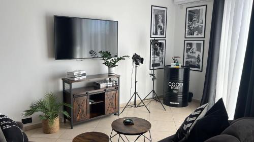 Marsaskala Apartamento | Trendy Seaside Escape 2 Bedroom Penthouse