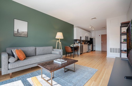 D Street - West Broadway Apartamento | Trendy South Boston 1BR w/ Gym, W/D, Doorman near the T by Blueground