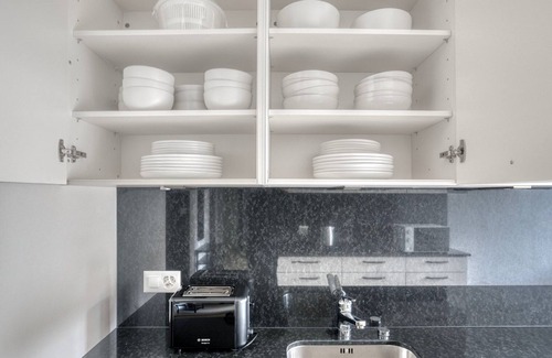 St. Johann Apartamento | Trendy St. Johann 3 Room w/ Storage, nr local market, by Blueground
