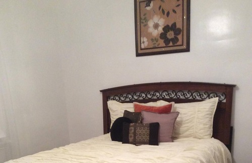 Cleveland Heights Apartamento | Trendy Stone Castle --12 min de CWRU / Cleveland Clinic