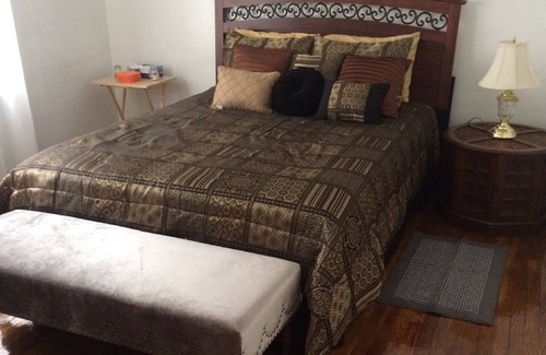 Cleveland Heights Apartamento | Trendy Stone Castle --12 min de CWRU / Cleveland Clinic