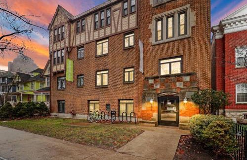 Hyde Park Apartamento | Trendy Studio Apartment in Chicago - Kenwood 103 & 303 rep