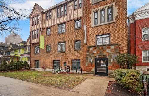 Hyde Park Apartamento | Trendy Studio Apartment in Chicago - Kenwood 103 & 303 rep
