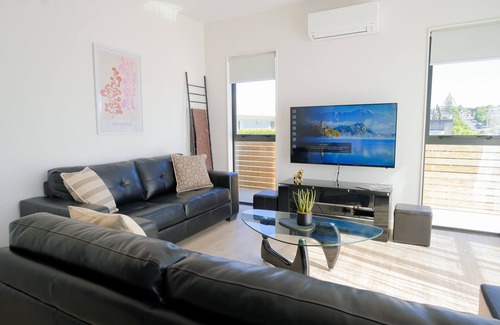 Howick Casa | Trendy Urban Howick Town House | Wi-Fi & Netflix