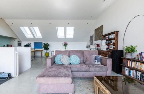 Richmond North Apartamento | Trendy Warehouse in Melbourne laneway, walk to MCG