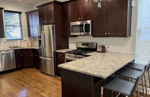 West Town Condominio | Trendy West Town Flat - 2 bed / 1.5 bath with parking