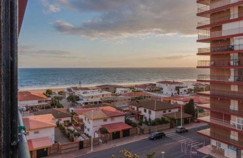 Punta Umbria Apartamento | Tres dormitorios ,vistas al mar , junto a la playa