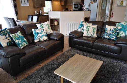 Dawlish Warren Casa | Trevellian - Spacious Scenic Lodge - Tranquil Retreat