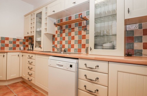 Tintagel Casa | TREVENA LODGE, pet friendly, with hot tub in Tintagel