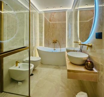 Rione III Colonna Apartamento | Trevi Fountain Elegant Apartment