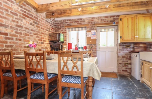 Mylor Churchtown Cabaña | TREWINCE MANOR COTTAGE, pet friendly, with pool in Portscatho