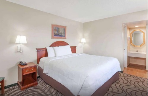 Victorville Hotel | Tri City Inn
