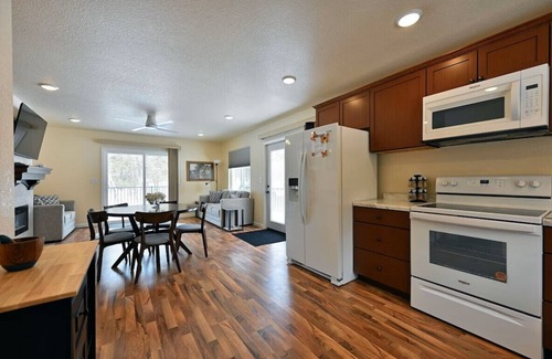 Hayward Casa | Tri Lake Home- Waterfront,4 acres of Land Between 3 lakes- Big Discount!