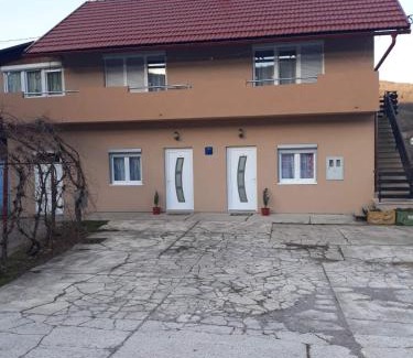 Ogulin Apartamento | Tri Sreće