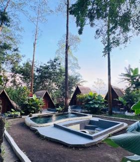 Toya Bungkah Casa | Triangle House and hot spring