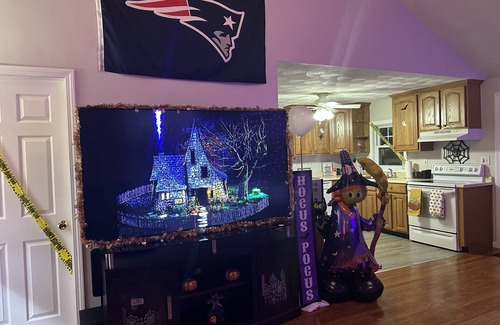 Salem Casa | Trick or Treat Guest Suite