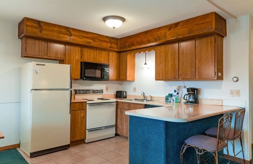 DuBois Condominio | Trilevel 2 Bedroom Condo in Lakeside Resort Community (1 Queen & 2 Twin Beds)