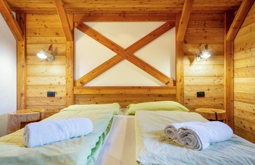 Sant'Antonio di Mavignola Chalet De Esquí | Trilocale Chalet Camping Faè 7
