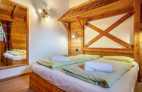 Sant'Antonio di Mavignola Chalet De Esquí | Trilocale Chalet Camping Faè 7