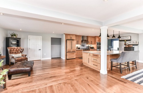 Paeonian Springs Casa | Trinity Farm Manor: Private Lake Retreat and Soccer Arena