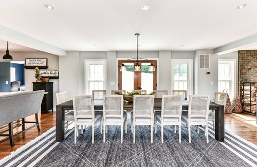 Paeonian Springs Casa | Trinity Farm Manor: Private Lake Retreat and Soccer Arena