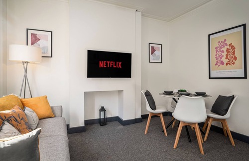 Wakefield Casa | Trinity Hideaway - Private En-suite Room Wakefield