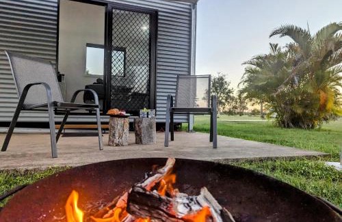 Burrum River Complejo | Trinity Islands Holiday Park - Cabin Accommodation