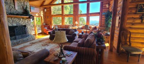 Ferguson Casa | Trinity Lodge