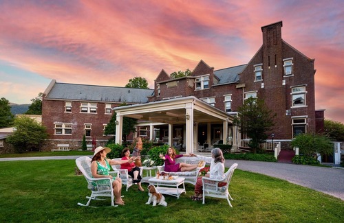 Manchester Casa | TripAdvisor #1! Magnificent Inn sleeps 32 up to 100! Reunions, Weddings Catering