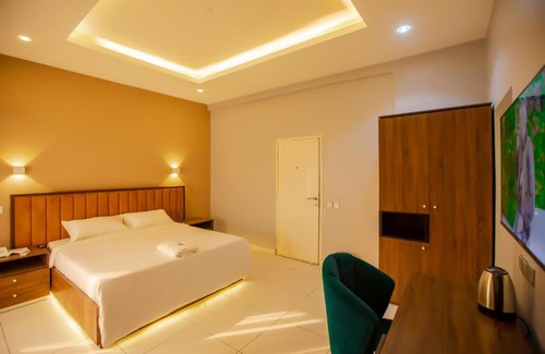 Abuja Hotel | Triple 9 Apartments, Pool & Spa